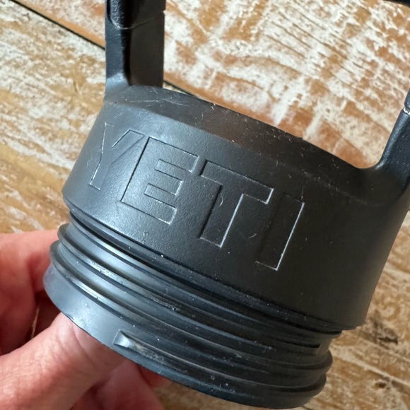 🥤YETI Rambler Straw Cap Lid🥤 | Fits 12oz-64oz Bottles | Pre-Loved | Lid Only - Picture 7 of 9
